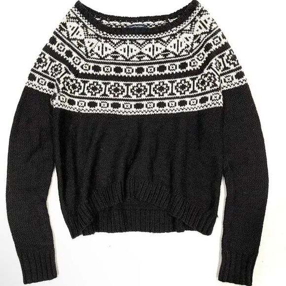 American Eagle Outfitters Sweaters - Wool blend oversized American Eagle black and white winter sweater. Size Large.